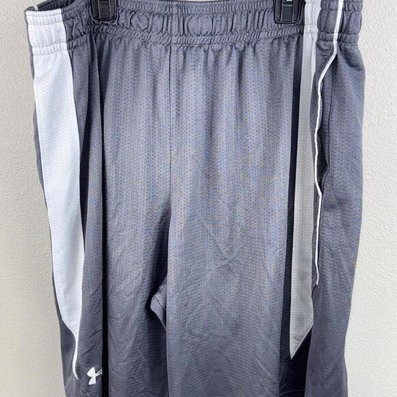 Mens‎ Under Armour Shorts Size XL - Picture 1 of 5